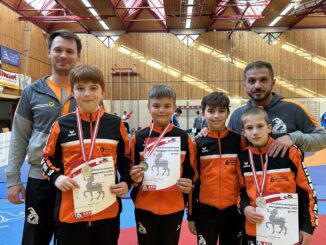 Bei der U14 österreichischen Meisterschaft im griechisch-römischen Stil am Samstag, 24. Mai, beim KSV Götzis starteten vier unserer Schülerringer. Trotz dem starken Starterfeld mit 108 Teilnehmern konnten unsere Sportler zwei Silber- und eine Bronzemedaille erringen.